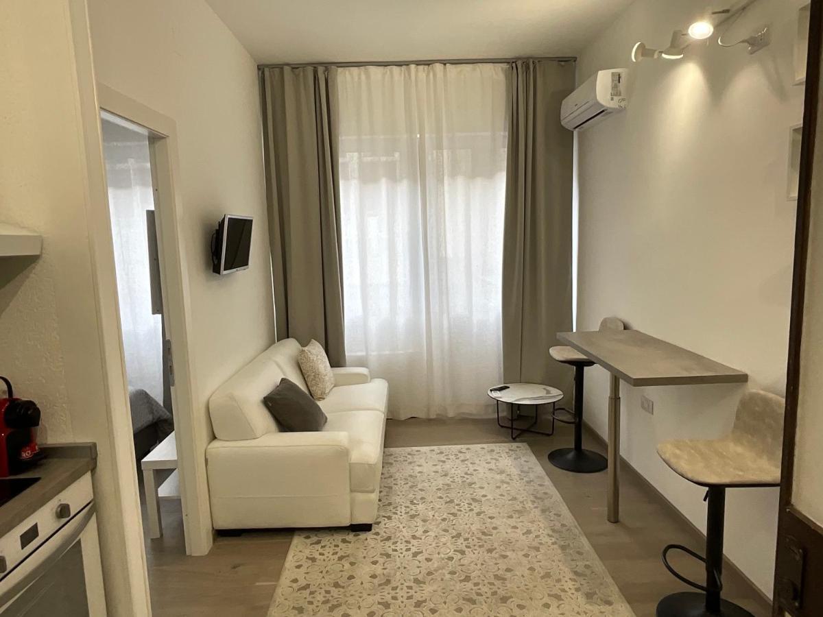 דירות רומא Bilocale San Giovanni Design Apartament מראה חיצוני תמונה